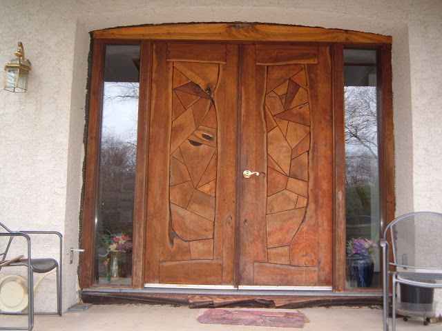 Mẫu cửa gỗ độc đáo và đẹp