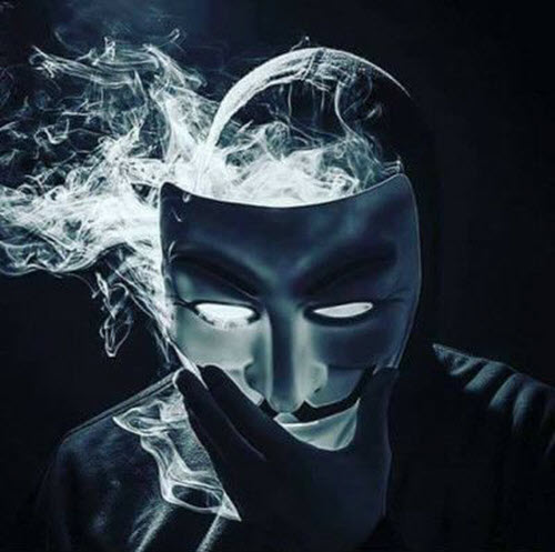 Hình ảnh hacker hút thuốc