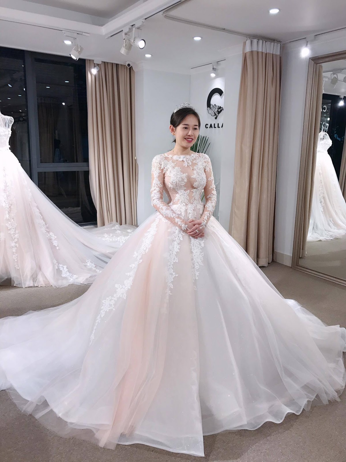 kiểu váy cưới lộng lẫy đẹp cho mọi cô dâu  Tu Linh Boutique
