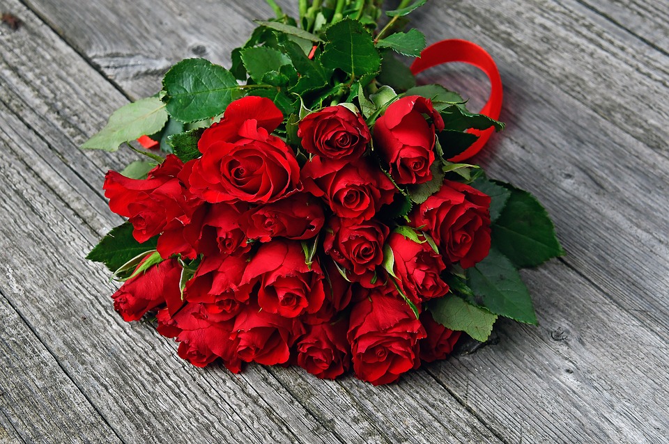 Ảnh đẹp về bó hoa hồng đỏ
